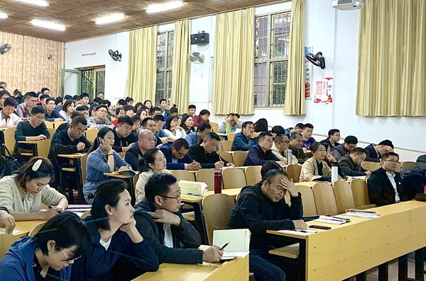 1571370587842070069.jpg 李军林讲党课1_副本.jpg