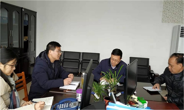 1551175569471017044.jpg F:?9年宣传报道\u65e5报道.25\u6613兵到学院1.jpg