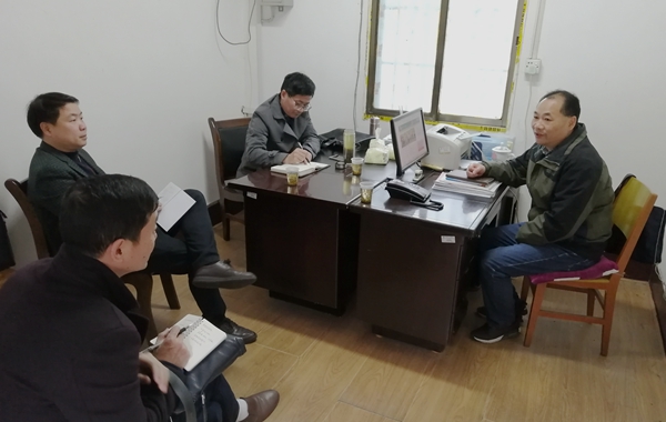 1574322737517079688.jpg 易校长在离退处_副本.jpg