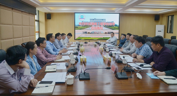 1558405360658068882.jpg 邵阳学院_副本.jpg