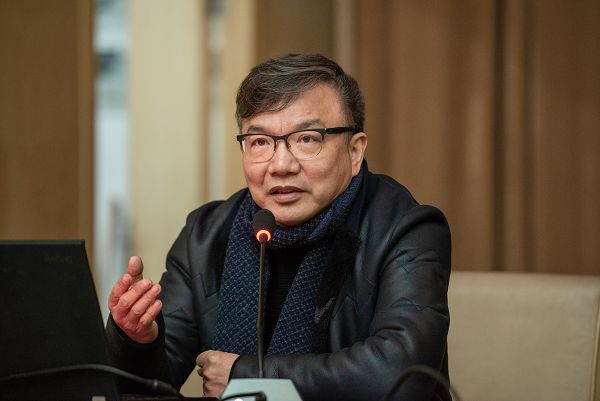 1545535403263073171.jpg D:UsersDesktop\u8bbe计艺术学院 新闻稿\u9ec4建成教授讲座现场1.jpg