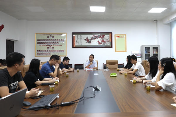 1599642031637097735.jpg 学生代表座谈会.jpg