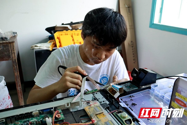 图片2.jpg 图片2.jpg