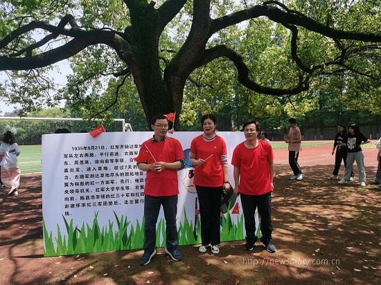 伟德bv1946官网：心向党 奋力跑5.jpg