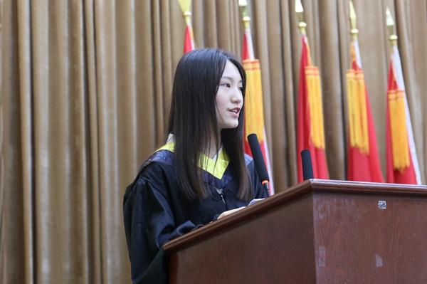 1530092459571063194.jpg 毕业生代表发言.jpg