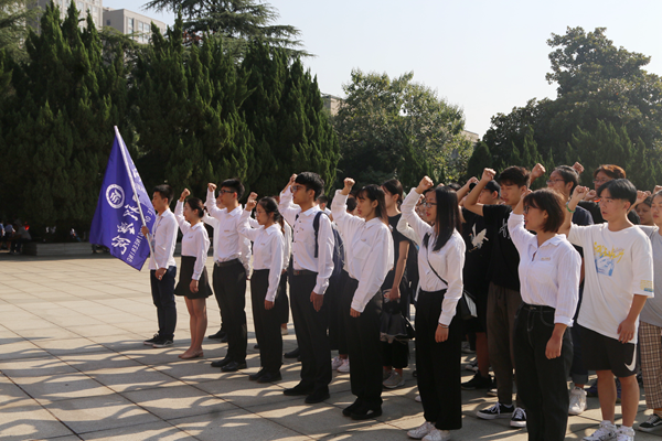 1569726845958081967.png 2.png