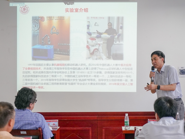 1529912663329065129.jpg 曹新其_副本.jpg