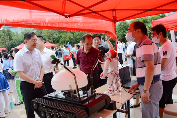 1600045992481047587.png 科技周2_副本.png